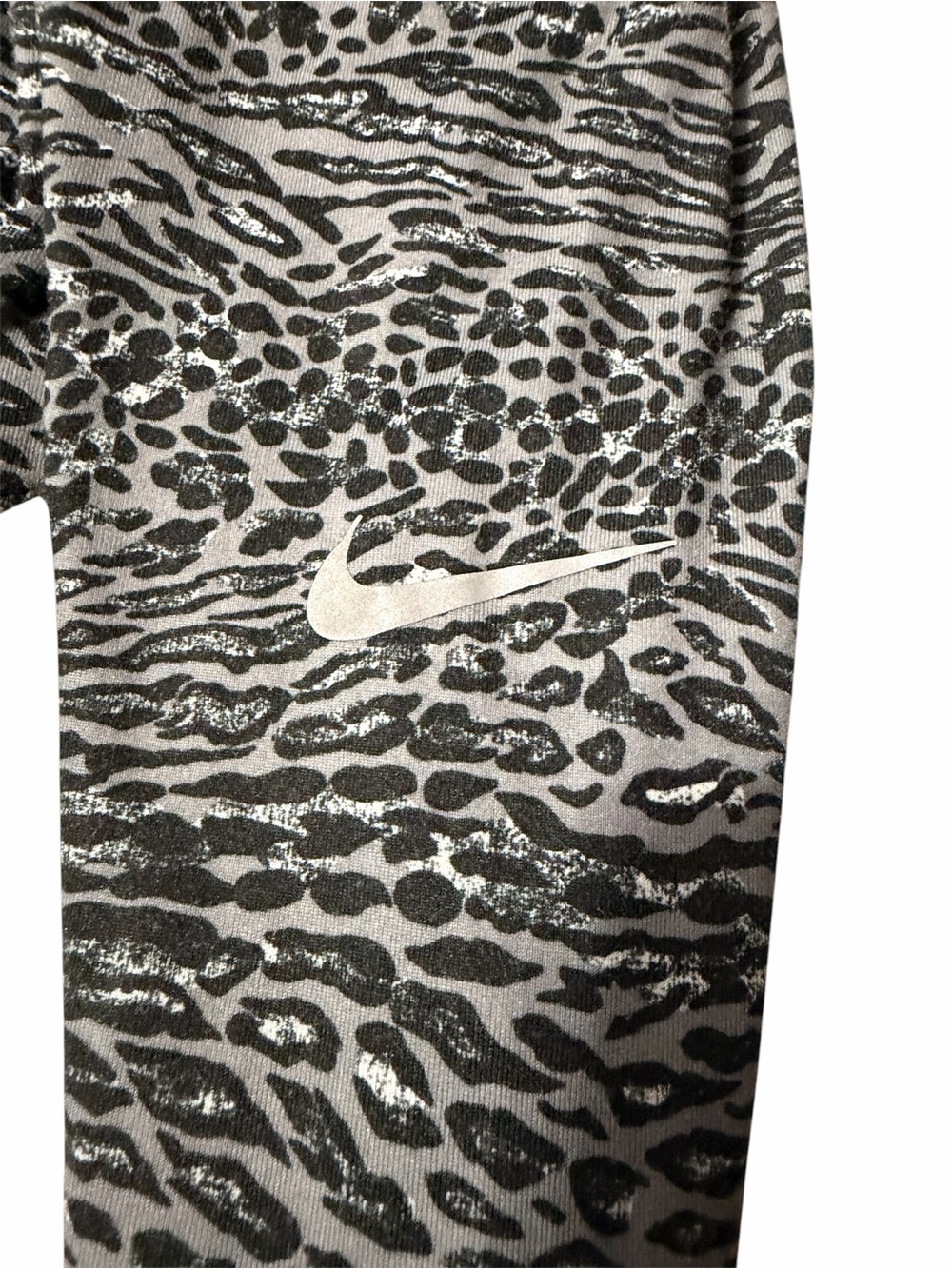 Nike Girls’ Pro Dri-FIT Quarter-Zip Hoodie – Leopard Print – Size M - Picture 5 of 7